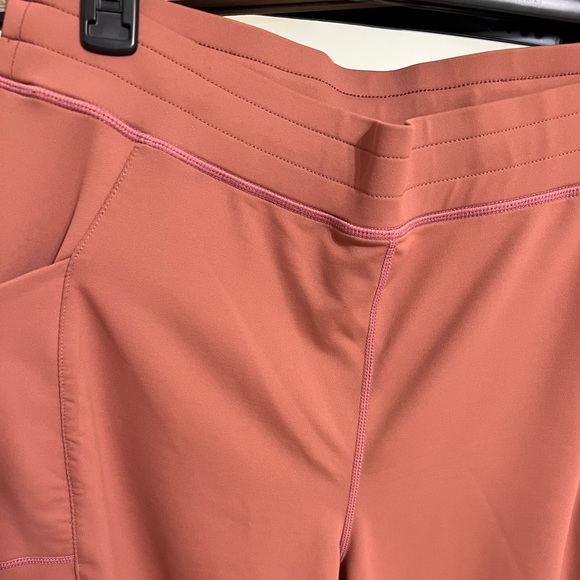 Fabletics joggers with pockets size L - Picture 3 of 4